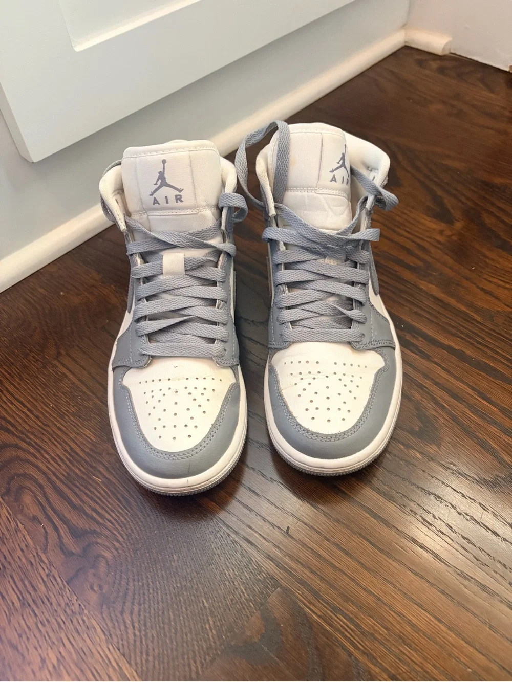 Jordan Air Jordan 1 Mid Men's Sneakers - White & Light Gray